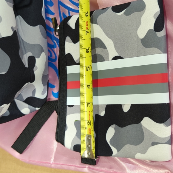 Grey Camo Neoprene Crossbody Purse Brand New - Picture 12 of 15